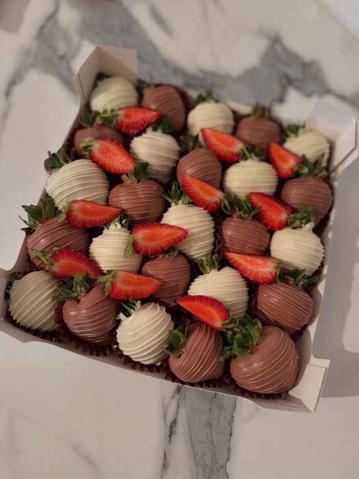 Клубничные букеты