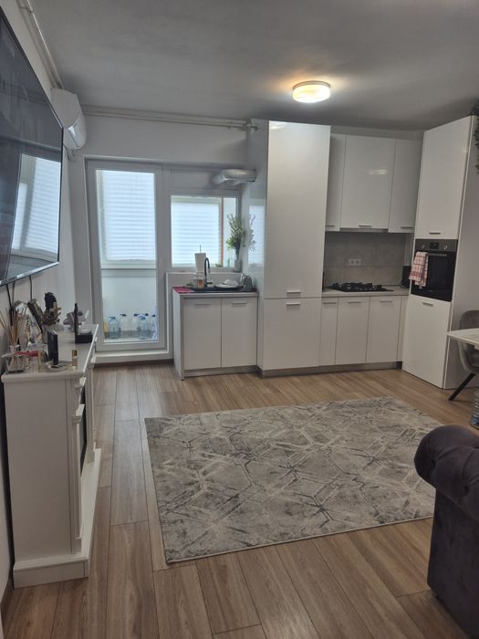 Inchiriez apartament doua camere, 6 minute metrou Dimitrie Leonida