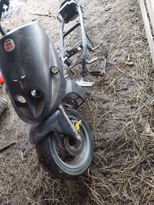 Vând cadru de malaguti f12 +frână fata și bara fată