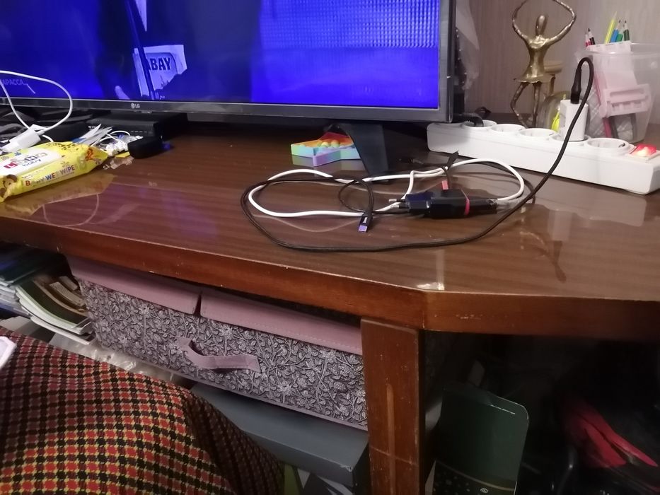 Стол для телевизора и не только