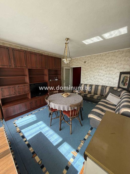 Продава тристаен апартамент