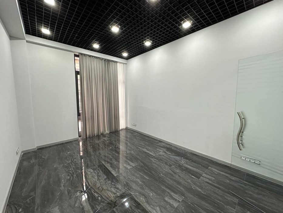 Ц-1 Бибигон нежилое помещение 600кв.м 15комнат в бизнес центре срочно