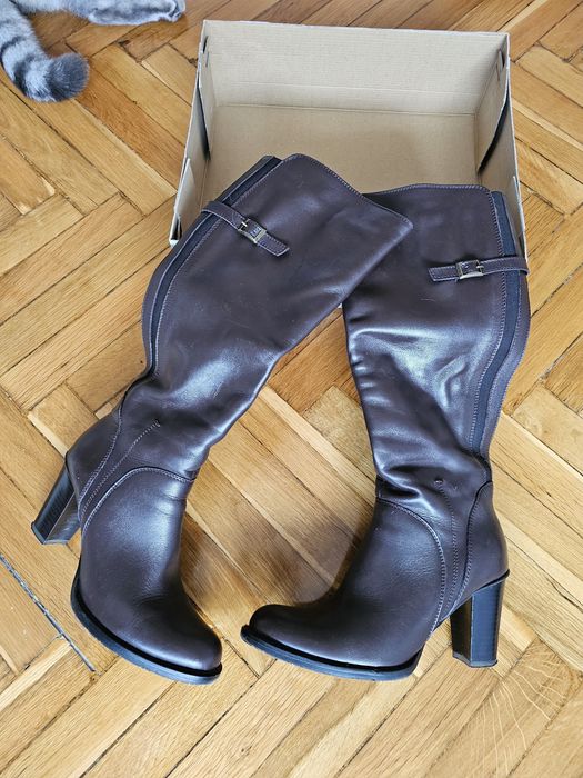 Елегантни дамски ботуши GIDO