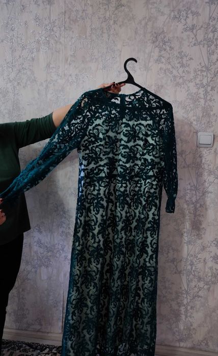 Срочно продам платье вечернее