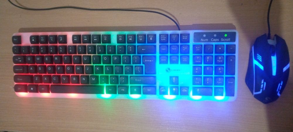 Klaviatura rgb chiroqli