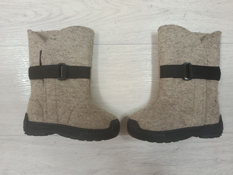 Продаю детские валенки