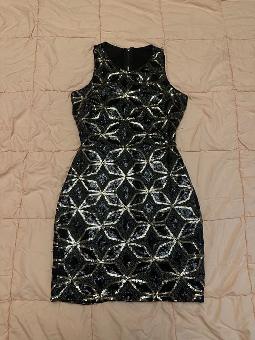 Rochie eleganta cu paiete