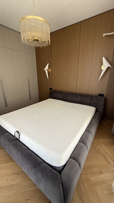 Продам двуспальную кровать