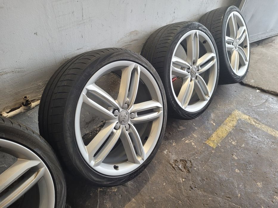 Vând jante audi r20