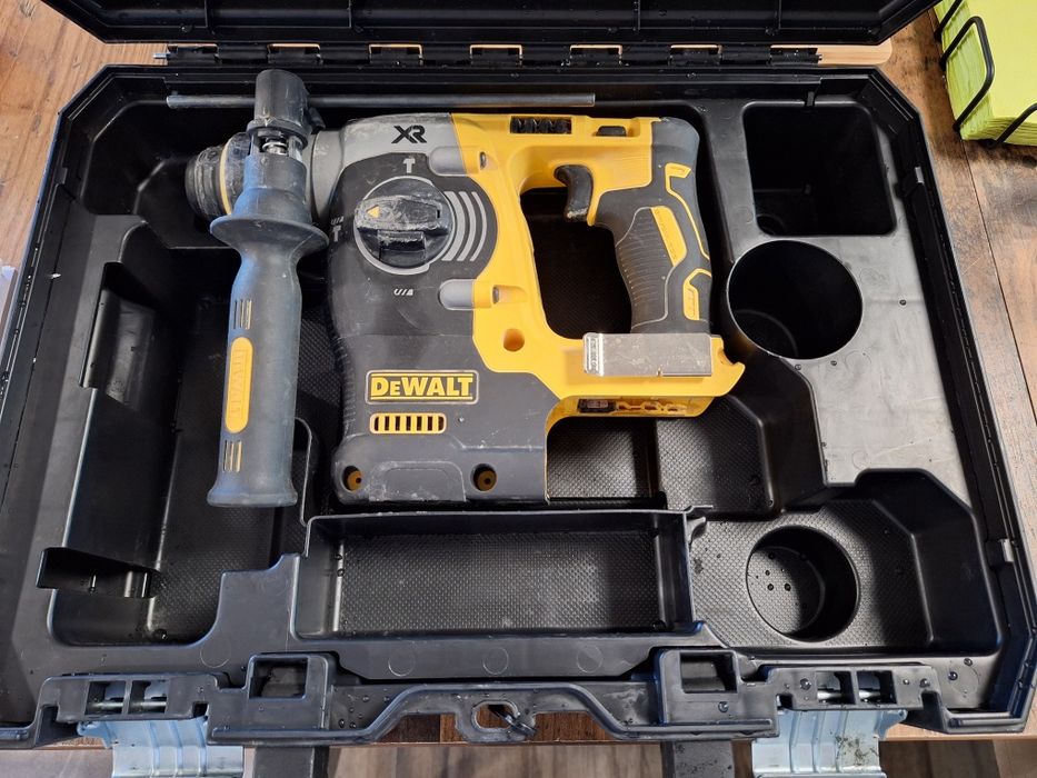 Перфоратор DeWalt DCH273NT