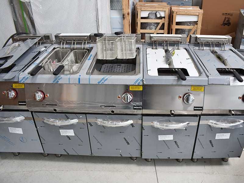 Friteuza electrica de banc sau cu picior