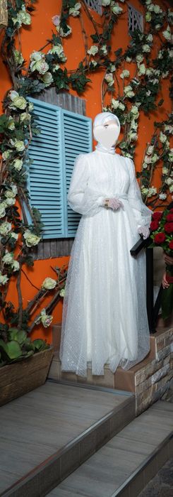 Ayollar oqshom libosi