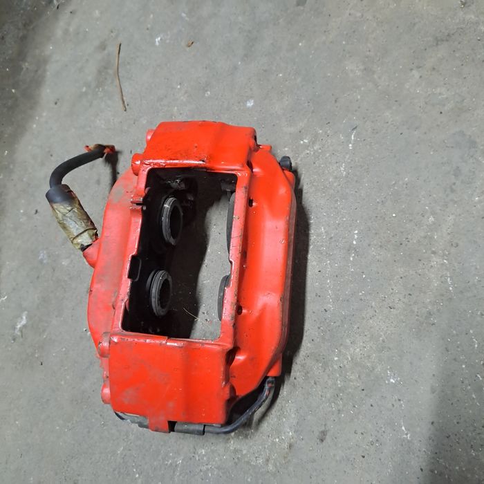 продам передние суппорта на бмв е 38