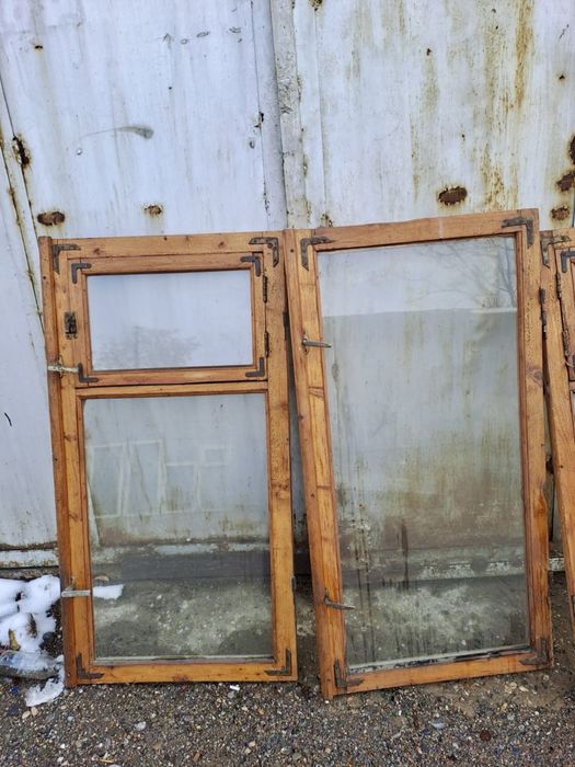 Деревянные рамы со стеклом