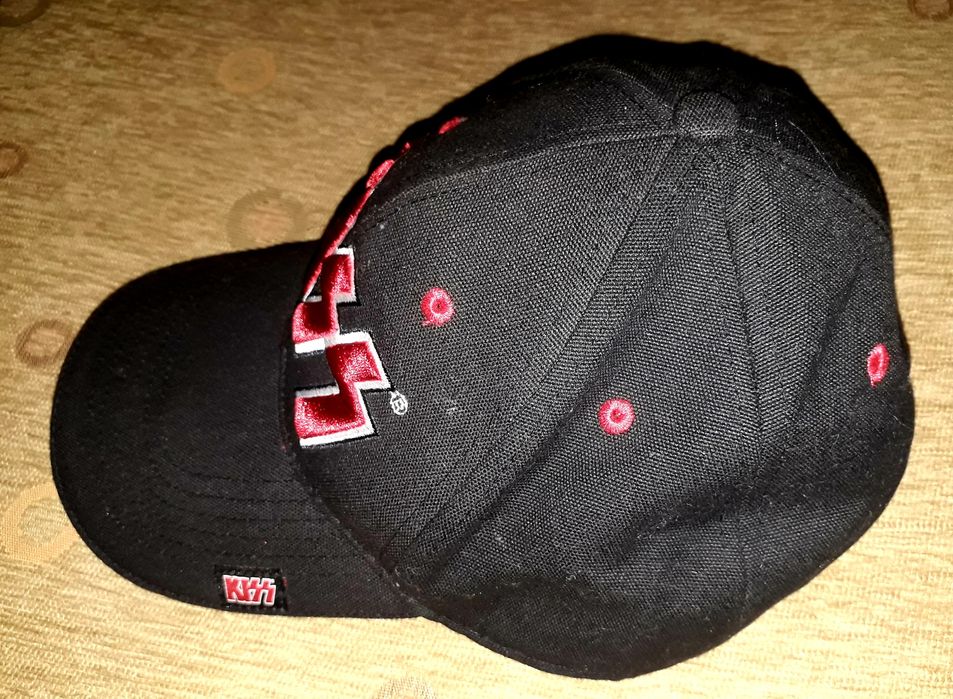 KISS  оригинална  шапка!