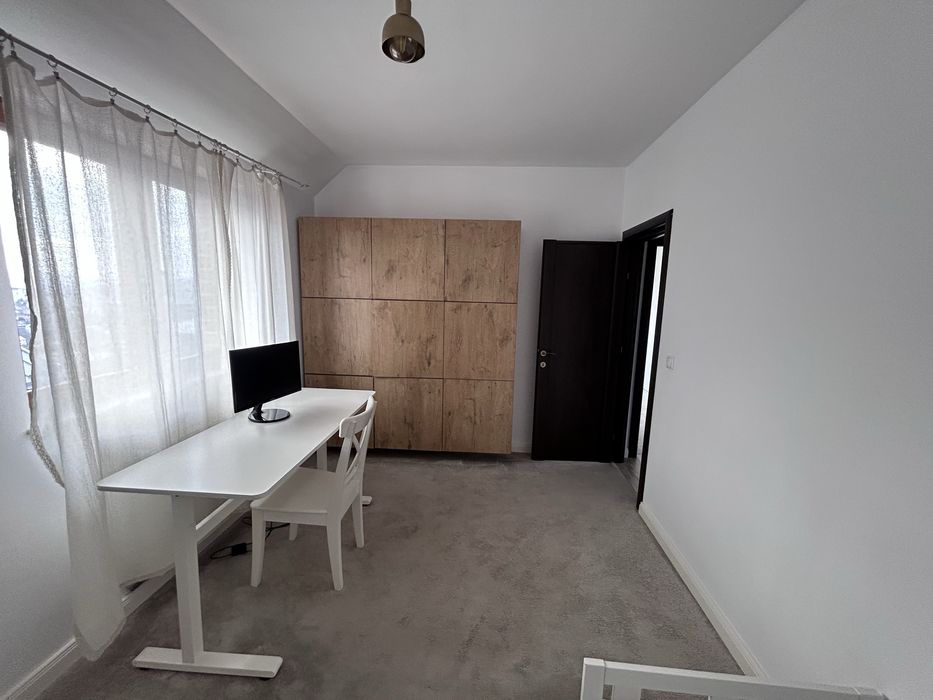 Inchiriez apartament in Zorilor, 3 camere, zona de case, curte, parcare