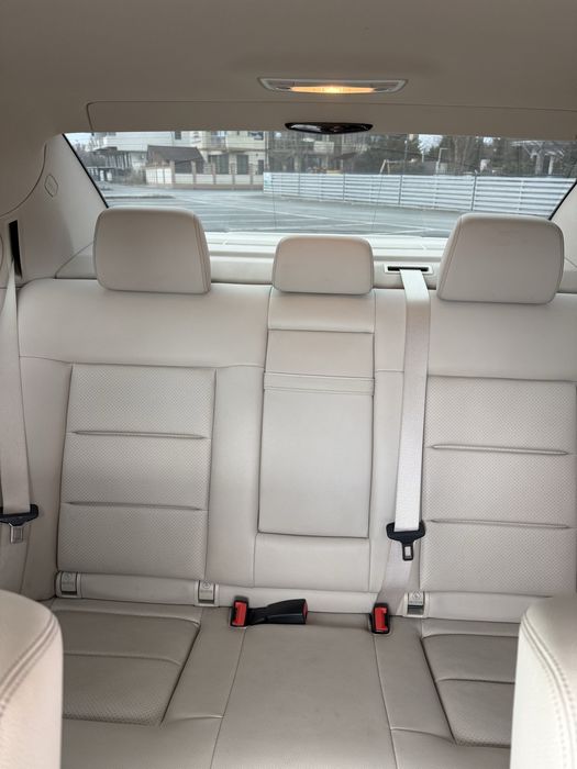 Mercedes E-Class E250 4MATIC 2015 | AIRMATIC | Full LED