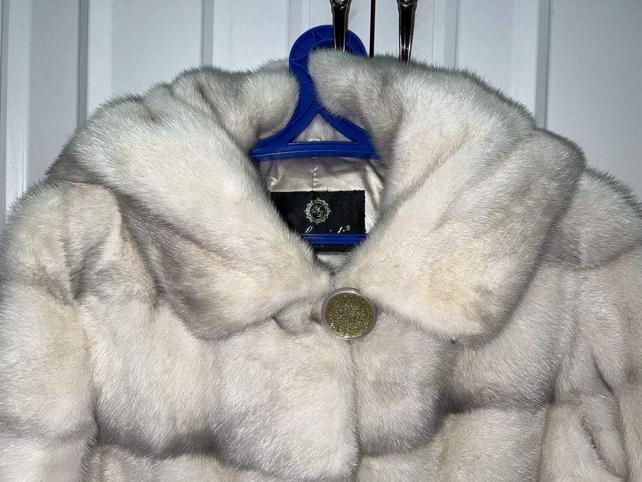 Шуба  норковая.