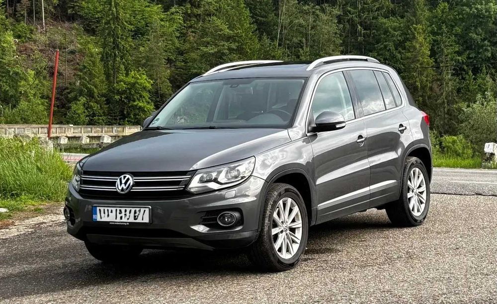 VOLKSWAGEN Tiguan