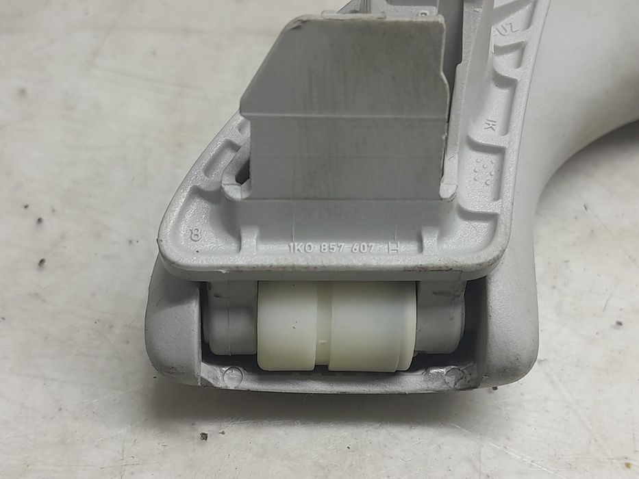 Maner plafon 1K0857607 Volkswagen Golf 5 (2003 - 2009)