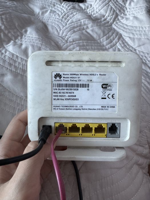 Продам wi-fi роутер huawei