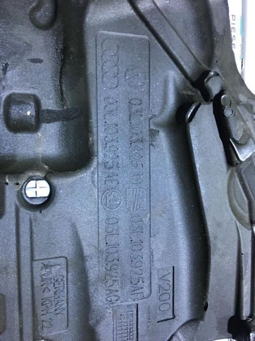 Capac Motor VW Tiguan 2.0TDI CBD 2007 - 2015 COD : 03L103925AD / 03L103925AF