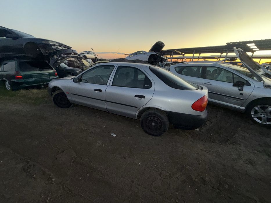 Форд мондео 1.6 90 кс 1996г на части