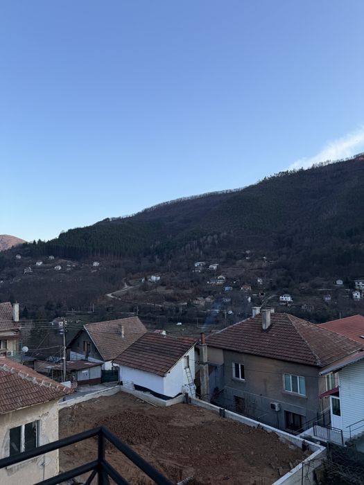 Голяма къща в град Своге