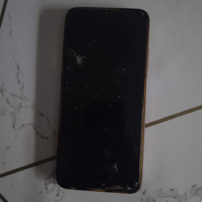 Продам телефон oscal