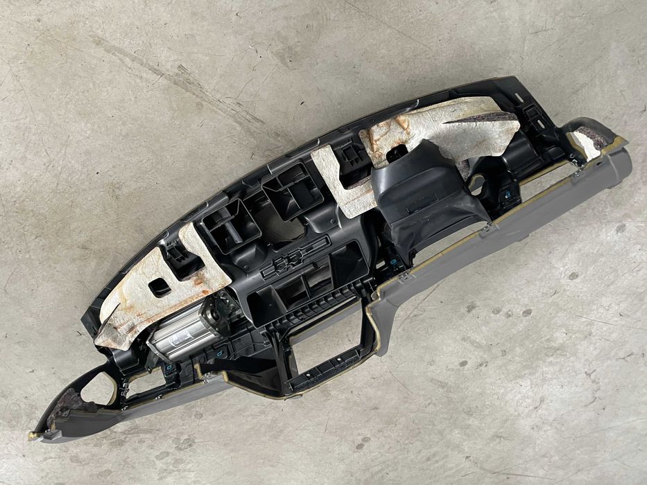 Plansa bord negru + gri Bmw seria 3 E90/E91/E92 fara navigatie