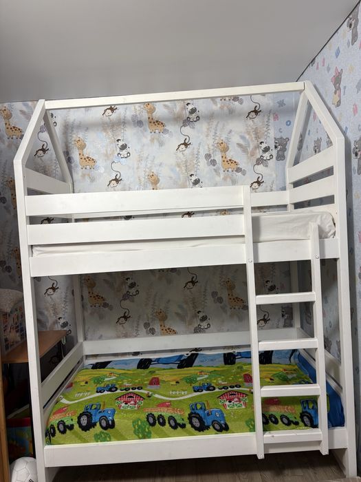 Двухъярусная детская кровать