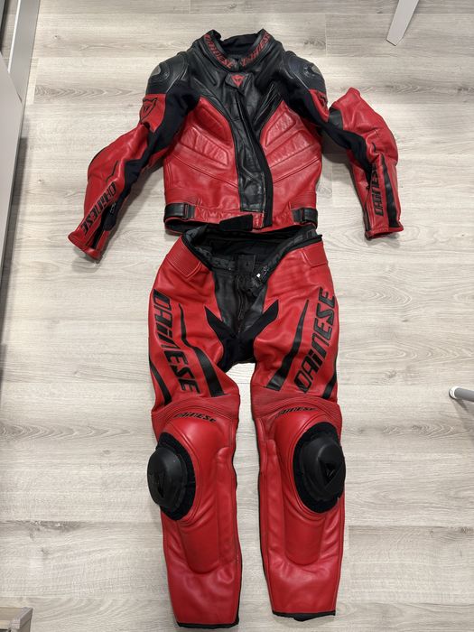 Costum/Combinezon moto piele Dainese