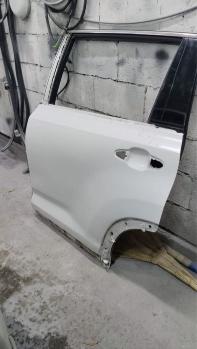 Дверь таета хайландер