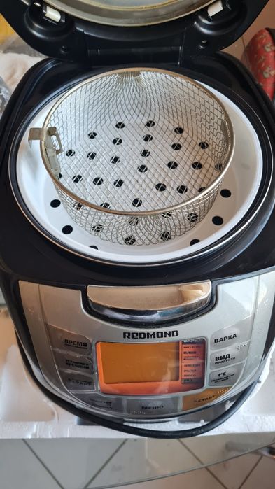 Мультиварка Redmond