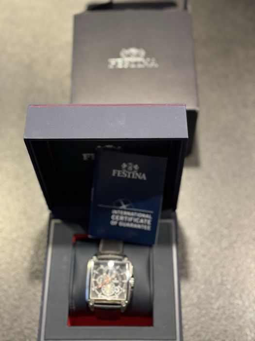 Часовник FESTINA