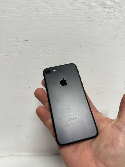 Vând iphone 7 pentru piese,recarosare,display 100% original