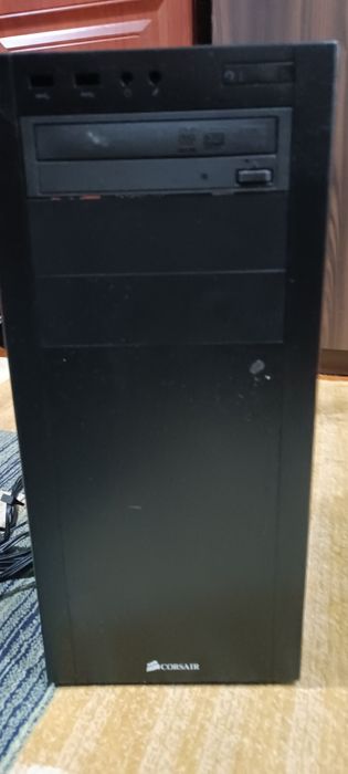 Продам компьютерный корпус с блоком питания
