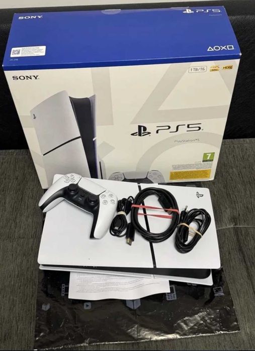 PS5 Slim 1TB DISC джойстик и игри