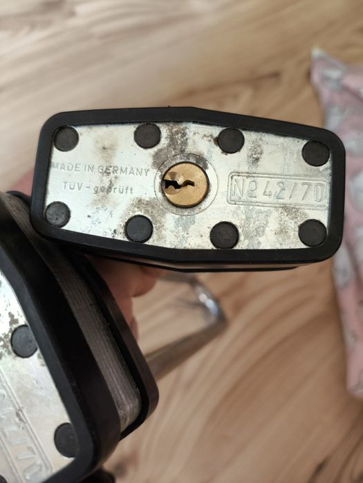 Катинари Abus 42/70 с дълга скоба