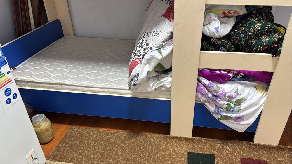 Двухярусная кровать