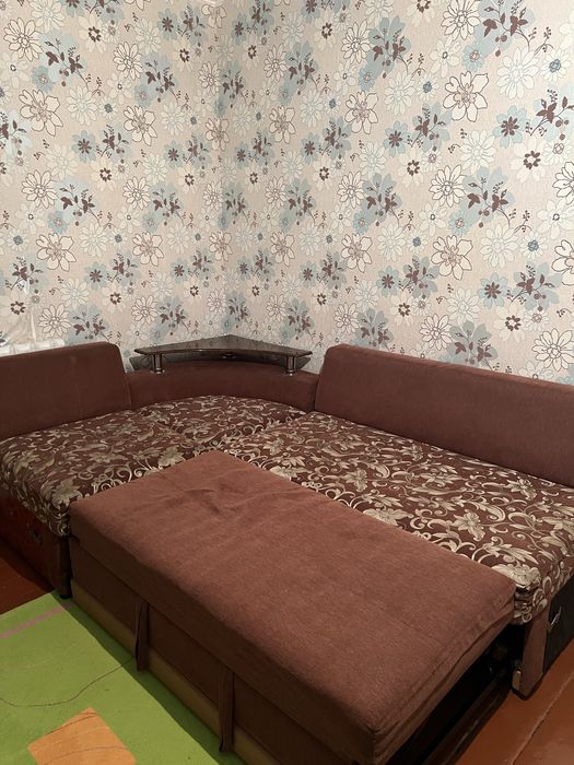 Продам диван уголок