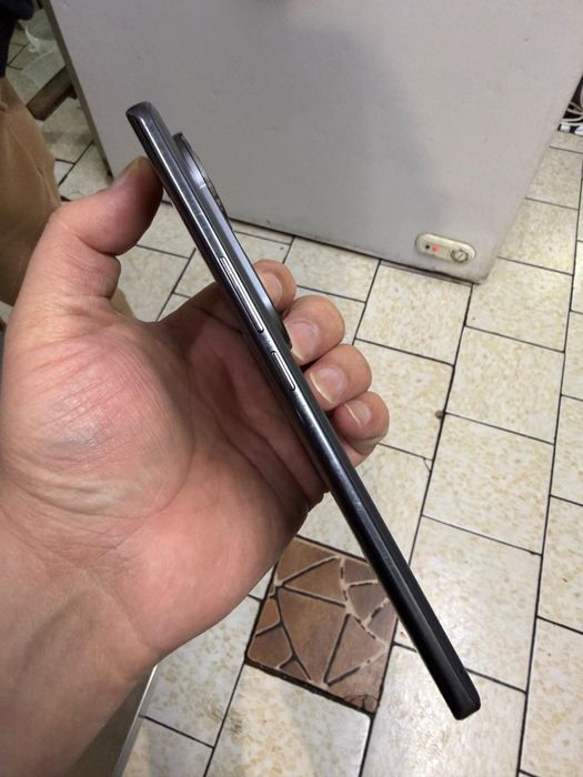 Продам Vivo v40 256gb