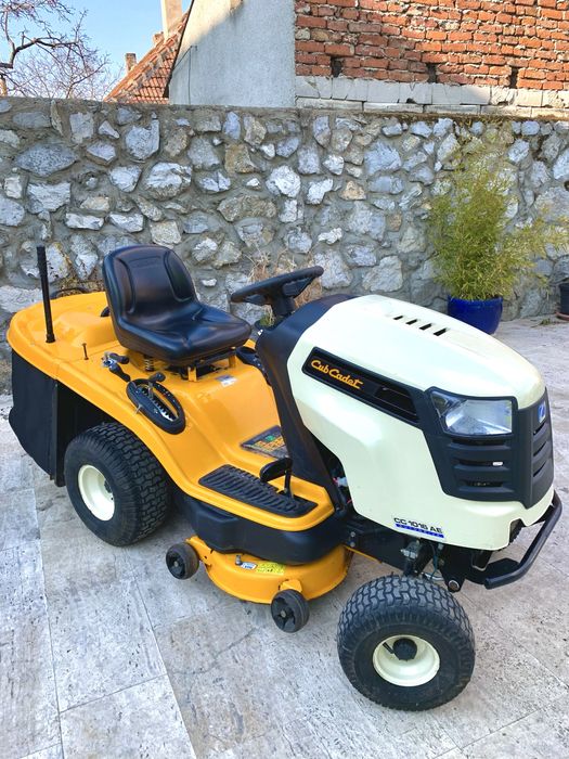 Tractoras de tuns iarba Profesional Cub Cadet