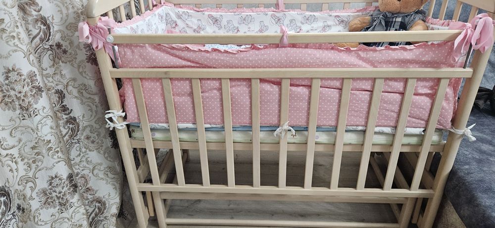 Детская кроватка