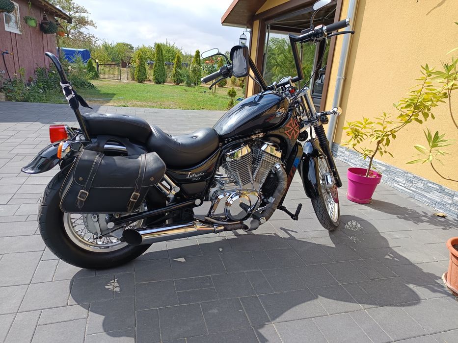Suzuki intruder 800 VS