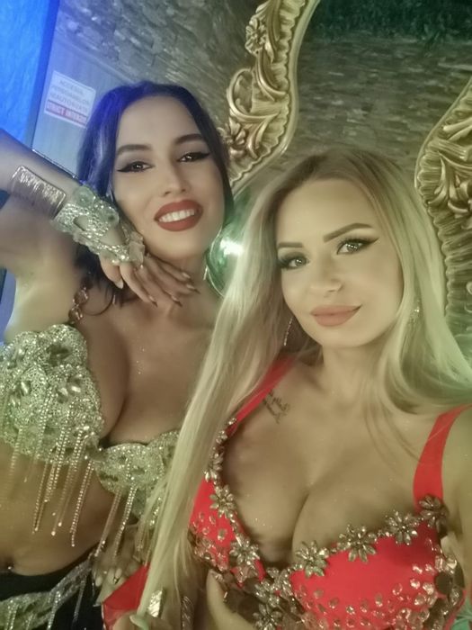 Dansatoare oriental bellydance din buric si dansuri țigănești