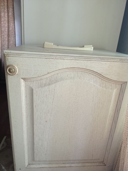 Кухонный гарнитур (часть) дерево