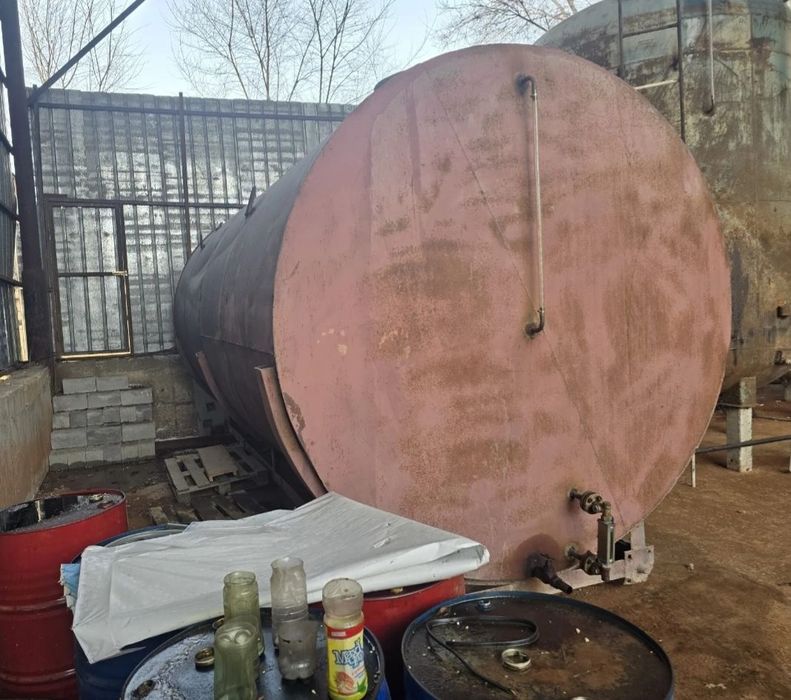 ÈMKOST rezervuar maslenniy bak.