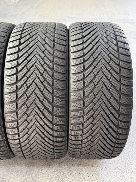 “Dot 24” 235/45/18 Pirelli 4Броя: 400€ 8мм