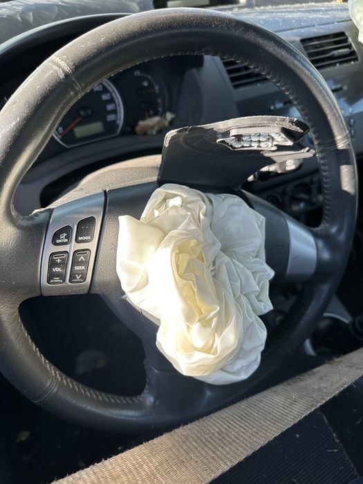 Сузуки Суифт  1,3 бензин 2006 г